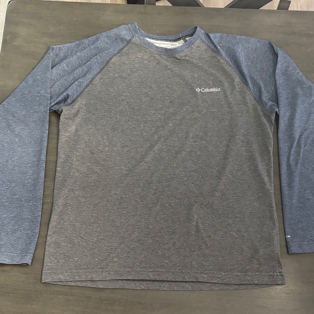 Columbia Men's Two-Tone Gray and Blue Long Sleeve Shirt Omni-wick